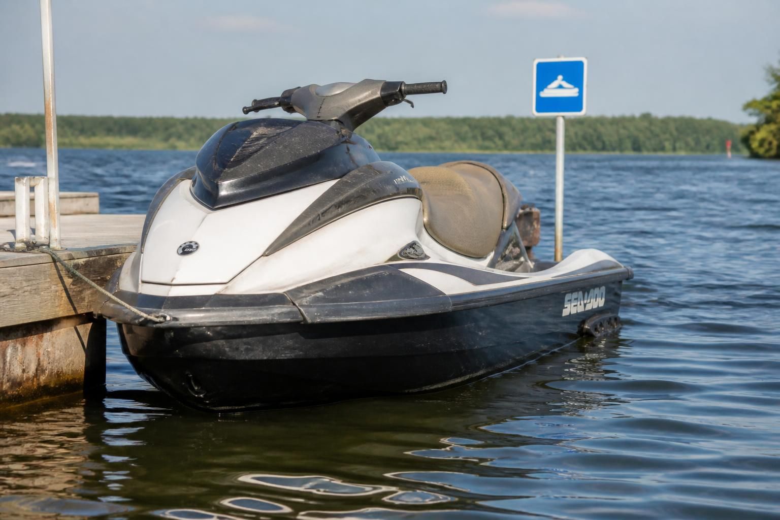 découvrez les tarifs moyens pour acquérir un jet ski d'occasion et obtenez des conseils pour bien choisir votre véhicule nautique à prix abordable.
