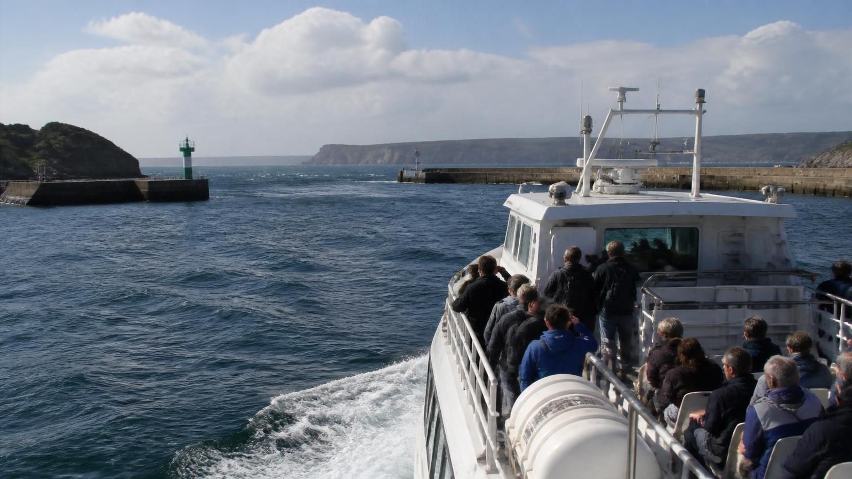 découvrez notre guide complet pour bien préparer votre sortie en mer à ouessant, avec tous les conseils essentiels pour une traversée réussie et sécurisée.