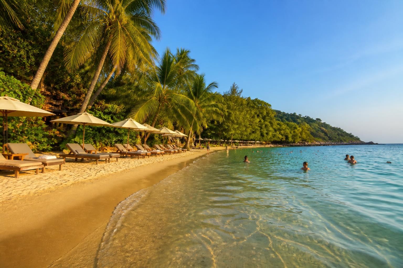 découvrez la plage de canella, un véritable coin paradisiaque idéal pour la baignade et la détente, où sable fin et eaux cristallines vous attendent pour un moment inoubliable.